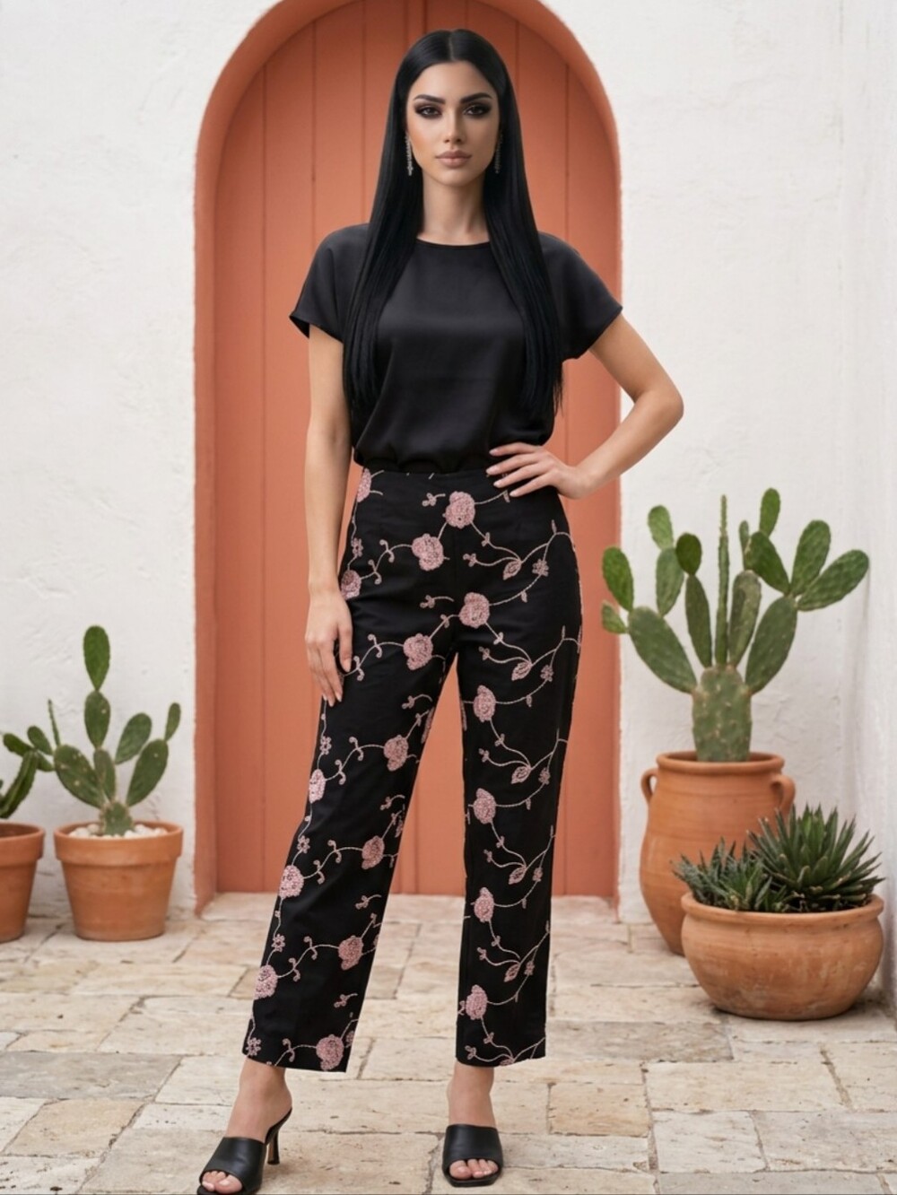 ⚡SALE⚡ Gorgeous Cropped Pants - Picture 9 of 9